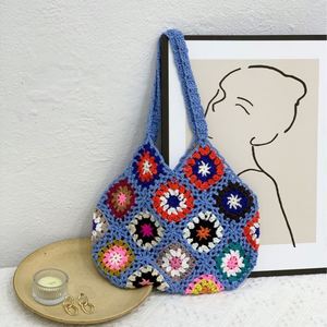 Bolso de hombro de ganchillo estilo étnico de moda con flores, hecho a mano, calado, bohemio, para verano y playa, tipo tote. - Product Image 6