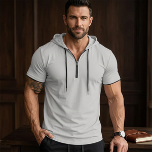 T-shirt à capuche gris clair pour homme, manches courtes, fermeture éclair 1/4, coupe ajustée, style sportif, séchage rapide, mélange de lin, logo avant, idéal pour l'été et la gym - Product Image 6