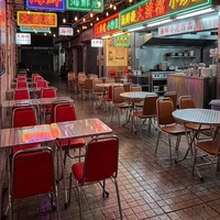 Meubles de restauration industrielle robustes, tables pliantes à motif poisson et chaises en acier inoxydable avec couleur personnalisée