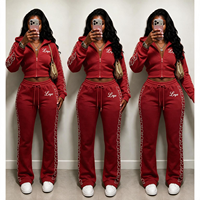Ensemble de sport deux pièces pour femme avec logo personnalisé, sweat à capuche court zippé imprimé chaîne de strass et pantalon évasé à cordon de serrage - Fabricant