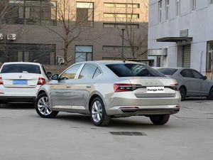 <span class=keywords><strong>Skoda</strong></span> <span class=keywords><strong>Superb</strong></span> <span class=keywords><strong>2021</strong></span> TSI280 DSG Comfort, Sedán de 5 Plazas, Asientos Resistentes, Calefacción, Bajo Consumo, Opciones de Calidad a Bajo <span class=keywords><strong>Precio</strong></span> - Product Image 4