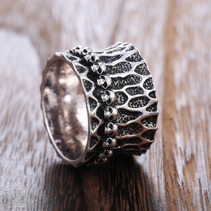 Anello in Lega con Motivo a Scheletro F436, Placcato Argento Anticato, Anello da Uomo alla Moda, Gioiello Regalo - Product Image 1