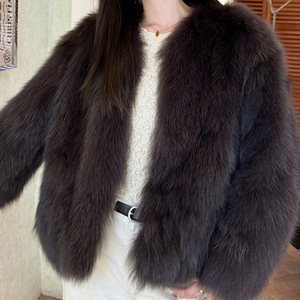 Abrigo Corto Marrón Oscuro, Peludo y Cálido, Elegante Abrigo para Viajar al Trabajo, para Otoño e Invierno - Product Image 2
