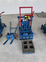Nouvelle machine à blocs de béton 2-45 pour la fabrication de petites briques de terre compressée au Honduras
