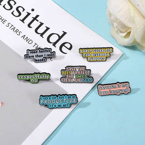 Spille in smalto in lega di zinco 6 pezzi personalizzate del produttore YINI-spille con citazione riconoscibile divertenti, vivaci accessori di tendenza impertinente - Product Image 1