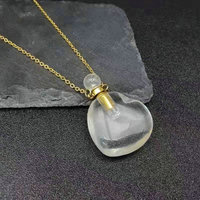 Collier diffuseur d'huiles essentielles et flacon de parfum tendance en laiton plaqué or avec pendentif en améthyste et pierres précieuses naturelles