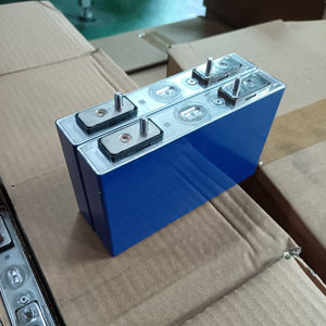 Baterai <span class=keywords><strong>lithium</strong></span> <span class=keywords><strong>ion</strong></span> prismatik tingkat tinggi NCM 3.7v 50ah sel 70C <span class=keywords><strong>15C</strong></span> debit untuk ev rv - Product Image 2