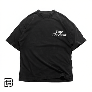 T-shirt Grafica Oversize Lavata Nera Stile Streetwear Minimalista per Uomo Donna - Ideale per il Check-out Tardivo - Product Image 2