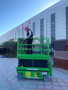 Plataforma Elevadora de Tijera, Precio de Fábrica en China, Altura de Elevación 10m, Tipo de Ruedas Opcional, Instalación de Carteleras Publicitarias - Product Image 4