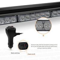 Bandes lumineuses LED haute intensité 72W avec fonction d'avertissement magnétique puissante, dotées de lumières clignotantes rouges et bleues.