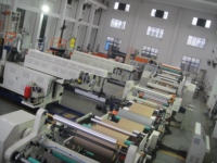 Machine de plastification électrique à double couche avec technologie brevetée, contrôle par écran tactile HMI Mitsubishi PLC, film plastique automatique