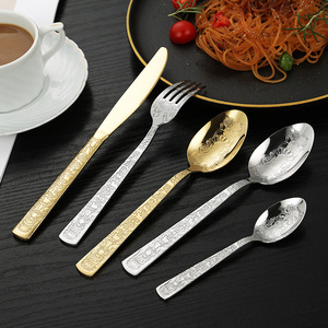 Cubertería de acero inoxidable con tótem grabado y mango cuadrado, cuchillo, tenedor y cuchara para carne estilo occidental, en colores plata, oro y oro rosa, venta al por mayor - Product Image 2