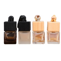 Diffuseur d'huiles essentielles en verre transparent 8ml Parfum Aromathérapie Pendentif Bouteille Flacons Couvercle en bois Suspendu Désodorisant de voiture Carré