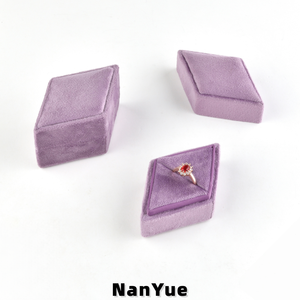 Boîte à Bague de Luxe Haut de Gamme en Velours, Forme Losange, Emballage Cadeau pour Bijoux, Idéale pour Demande en Mariage, Étui de Rangement pour Bijoux, Vente en Gros - Product Image 1