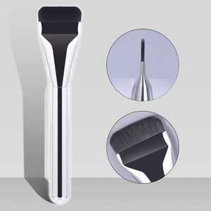 2024 Best-seller <span class=keywords><strong>Pinceau</strong></span> <span class=keywords><strong>de</strong></span> masquage pour le visage argenté Pinceaux pour film <span class=keywords><strong>de</strong></span> <span class=keywords><strong>fond</strong></span> <span class=keywords><strong>de</strong></span> <span class=keywords><strong>teint</strong></span> <span class=keywords><strong>liquide</strong></span> Maquillage en fibres douces <span class=keywords><strong>Pinceau</strong></span> <span class=keywords><strong>de</strong></span> beauté unique - Product Image 3