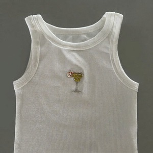 Débardeur perlé de style festival moderne avec broderie complexe et un attrait féminin distinctif - Product Image 1