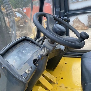 Montacargas Diésel Mitsubishi FD300 4X4 para Terreno Accidentado, Neumáticos Neumáticos, Mástil de Tres Etapas, Desplazador Lateral Hidráulico, Usado en Construcción - Product Image 6