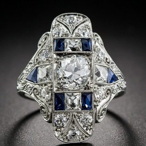 Anello con Motivo Traforato Stile Palazzo per Donne, Gioiello di Moda con Accento Blu, Vendita all'Ingrosso - Product Image 1