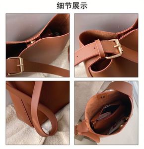 Dropshipping Shopify Bolso de hombro tipo cubo para mujer a la moda-2025 Nuevo estilo coreano, versátil y espacioso - Product Image 6