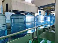 Machine de remplissage d'eau à grande capacité complète, ligne de production de remplissage de bouteilles de 5 gallons.
