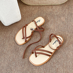 Chaussures de plage polyvalentes et tendance à semelles souples pour l'extérieur, associées à des pantoufles plates décontractées pour femmes - Product Image 5