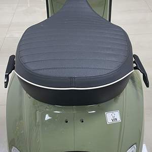 Accesorios de motocicleta, cubierta de reposabrazos trasero de aluminio CNC, pasamanos de pasajero para VESPA SPRINT PRIMAVERA GTS GTV LXV - Product Image 4