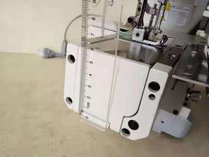 Machine à coudre interlock SF-600-01-CB pour la pose de bandes de couture sur les sous-vêtements, les t-shirts et les slips, avec moteur à entraînement direct - Product Image 4
