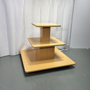 Table d'exposition carrée en bois HIKUYA, écologique, durable, 3 niveaux, taille et couleur personnalisables pour les magasins de détail - Product Image 2