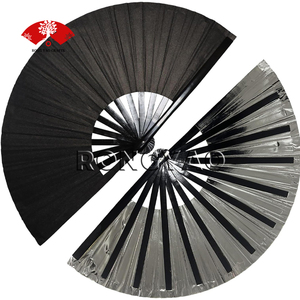 2025热卖个性化竹色彩虹色扇子大聚氯乙烯手扇子舞会扇子 - Product Image 2