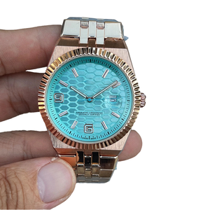 Nouvelle montre <span class=keywords><strong>mécanique</strong></span> automatique de luxe 2025 avec logo personnalisé, boîtier carré <span class=keywords><strong>en</strong></span> acrylique, cadran à aiguilles d'alarme et affichage lumineux de la date - Product Image 4