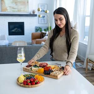 Grande planche à charcuterie en bambou <span class=keywords><strong>plateau</strong></span> <span class=keywords><strong>de</strong></span> service en bois pour le fromage parfait pendaison <span class=keywords><strong>de</strong></span> crémaillère blocs à découper en boîte <span class=keywords><strong>de</strong></span> Noël - Product Image 3