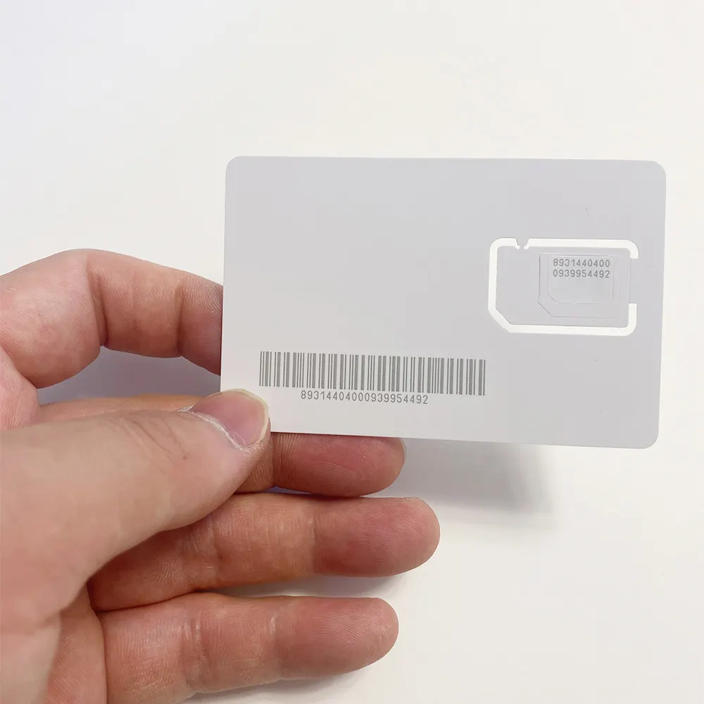 Carte SIM de données GPRS mondiale sans frais mensuels pour la plate-forme de suivi de l'appareil GPS Tracker 2G 3G 4G