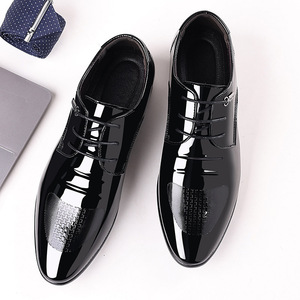 Chaussures habillées pour hommes à bout rond, vente en gros d'usine - Oxfords formels à lacets avec semelle en caoutchouc pour le bureau et les occasions professionnelles - Product Image 3