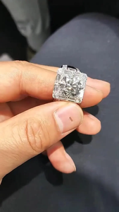 Bague de fiançailles élégante en or blanc 14 carats avec diamant rond de 2,00 carats cultivé en laboratoire, style Art Déco, émail, bijoux fins - Product Image 2