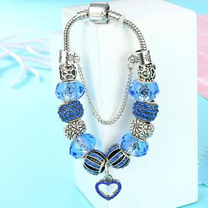 <span class=keywords><strong>Pulsera</strong></span> de Moda Europea Popular con Dijes DIY, Colgante Hueco en Forma de Corazón, Aleación de Zinc con Zirconia Dorada, Bañada en Oro, <span class=keywords><strong>Pulsera</strong></span> de Boda para - Product Image 2