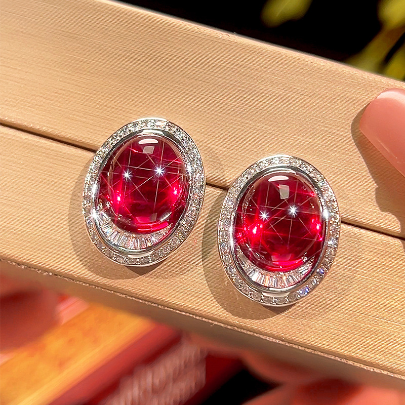 Boucles d'oreilles en corindon rouge