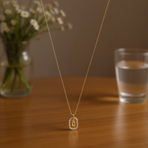 Collier avec pendentif en diamant lettre G 10x15 cm, chaîne en acier, or, argent - Product Image 3