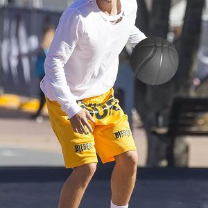 ยางบาสเก็ตบอลใช้ได้ทุกเพศขนาดพรีเมี่ยมปรับแต่งได้เป็นมิตรกับสิ่งแวดล้อมในร่มและกลางแจ้งโรงงานสำหรับผู้ใหญ่ - Product Image 4