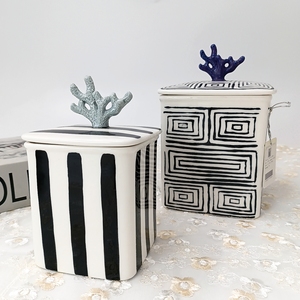 Caja de Joyería Cuadrada de Cerámica Moderna con Logotipo Personalizable y Decoración - Product Image 1