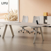 Table de conférence extensible moderne LIYU avec capacité pour 12 personnes, forme rectangulaire, pieds en bois, mobilier de réunion de bureau