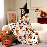 Couverture d'Halloween douce en peluche avec motifs toiles d'araignées, chauves-souris et citrouilles, en flanelle confortable pour fêtes, canapé, lit et salon