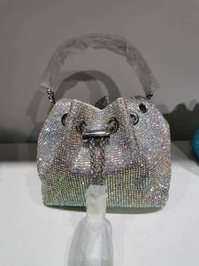 Bolso de Mano 2026 con Adornos de Diamantes, Bolso con Incrustaciones de Diamantes, Totalmente Cubierto de Diamantes, Moderno y Elegante, Pequeño y Cuadrado, para Mujer - Product Image 5