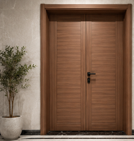 Porte intérieure WPC à double battant symétrique anti-humidité, panneaux de taille égale durables, résistante à l'usure, personnalisable pour maison, certifiée ISO