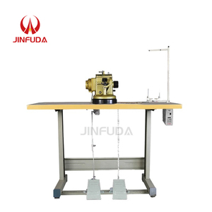 Machine à coudre industrielle pour fourrure et peau de mouton, pour la couture de manteaux en fourrure - Product Image 1