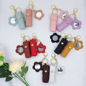 Étui à rouge à lèvres moderne pour fille en cuir PU <span class=keywords><strong>avec</strong></span> surpiqûres contrastées, motif floral sur le dessus et connecteur porte-clés fiable - Product Image 6