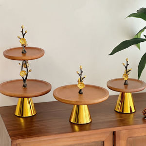 Ensemble de plateaux <span class=keywords><strong>en</strong></span> <span class=keywords><strong>bois</strong></span> haut de gamme de luxe 2025 motifs de fleurs dorées pour la décoration de restaurant Cupcake fait à la main écologique fruits secs - Product Image 1