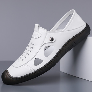 รองเท้าผ้าใบผู้ชายสีขาว สวมใส่สบาย ระบายอากาศได้ดี หนังเจาะรู พื้นยางเตี้ย รองเท้าลำลองแบบสวม - Product Image 1