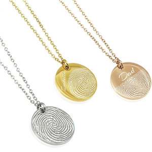Collier pendentif rond personnalisé OEM/ODM en laiton/acier inoxydable avec gravure d'empreintes digitales, chaîne à maillons dorés pour cadeau d'anniversaire - Product Image 1