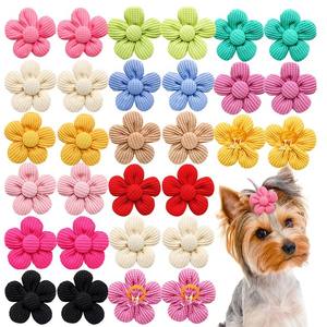 Accesorio para el cabello de flores de poliéster sostenible de 5 pétalos para mascotas, banda de goma con lazo de Color sólido, estilo dulce para verano, invierno y primavera - Product Image 1