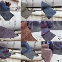 Ventes d'usine Fil métallique de luxe brillant en soie pailletée Fil doré tricoté Tulle Chiffon Point Lurex extensible pour tissu de robe